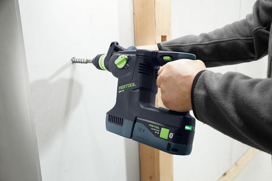Festool KHC 18 Akku-Kombihammer beim Hammerbohren in Beton mit SDS-Plus Werkzeugaufnahme