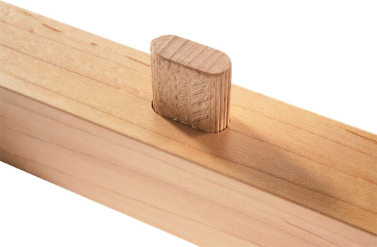 Festool DOMINO Dübelstange Buche 10mm in Bucheholz eingesteckt, Führungsrippen sichtbar