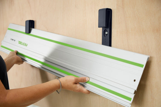 Festool HA-FS/2 Wandhalterung mit FS-Führungsschiene, Anwendungsbeispiel Aufhängung an Wand