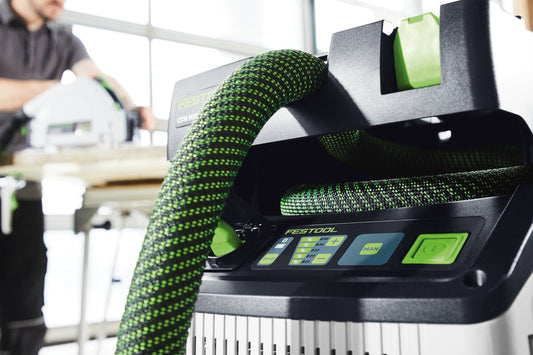 Festool Saugschlauch grün-schwarz mit Ableitwiderstand auf Absaugmobil CT-Serie, Bedienfeld mit Tasten sichtbar