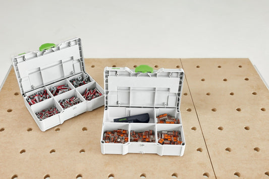 Festool Wago Klemmen-Set SYS3 S 76 mit zwei geöffneten Systainern voller Verbindungsklemmen, Spannungsprüfer und