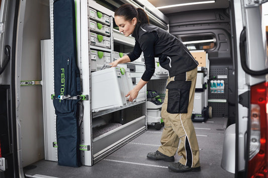 Festool Systainer³ SYS3 M 337 in Fahrzeugeinrichtung, Handgriff zugänglich für mobilen Transport und Werkstattorganisation