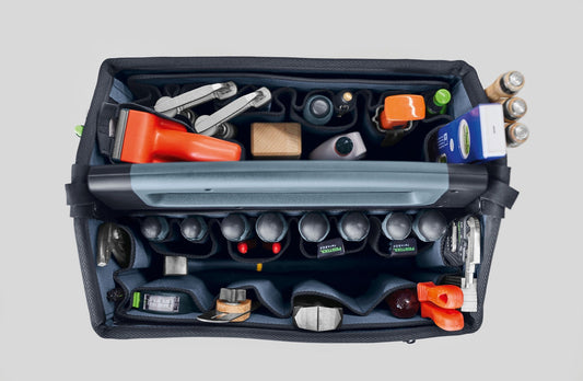Festool Systainer³ ToolBag SYS3 T-BAG M Draufsicht mit organisierten Fächern, Werkzeugträgern und Schleifmitteln