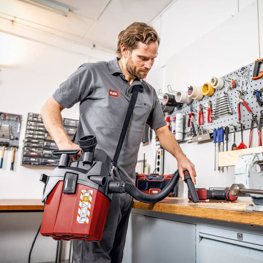 FLEX Kompaktsauger VC 6 L MC Anwendung in der Werkstatt